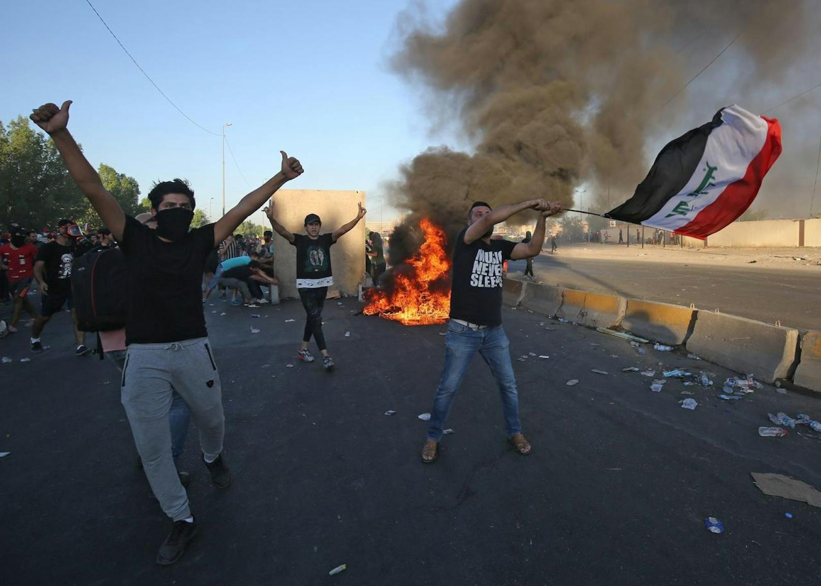 Sicherheitskräfte gingen mit Tränengas und Schüssen gegen die Demonstranten vor. Mehr als 90 Menschen starben.
