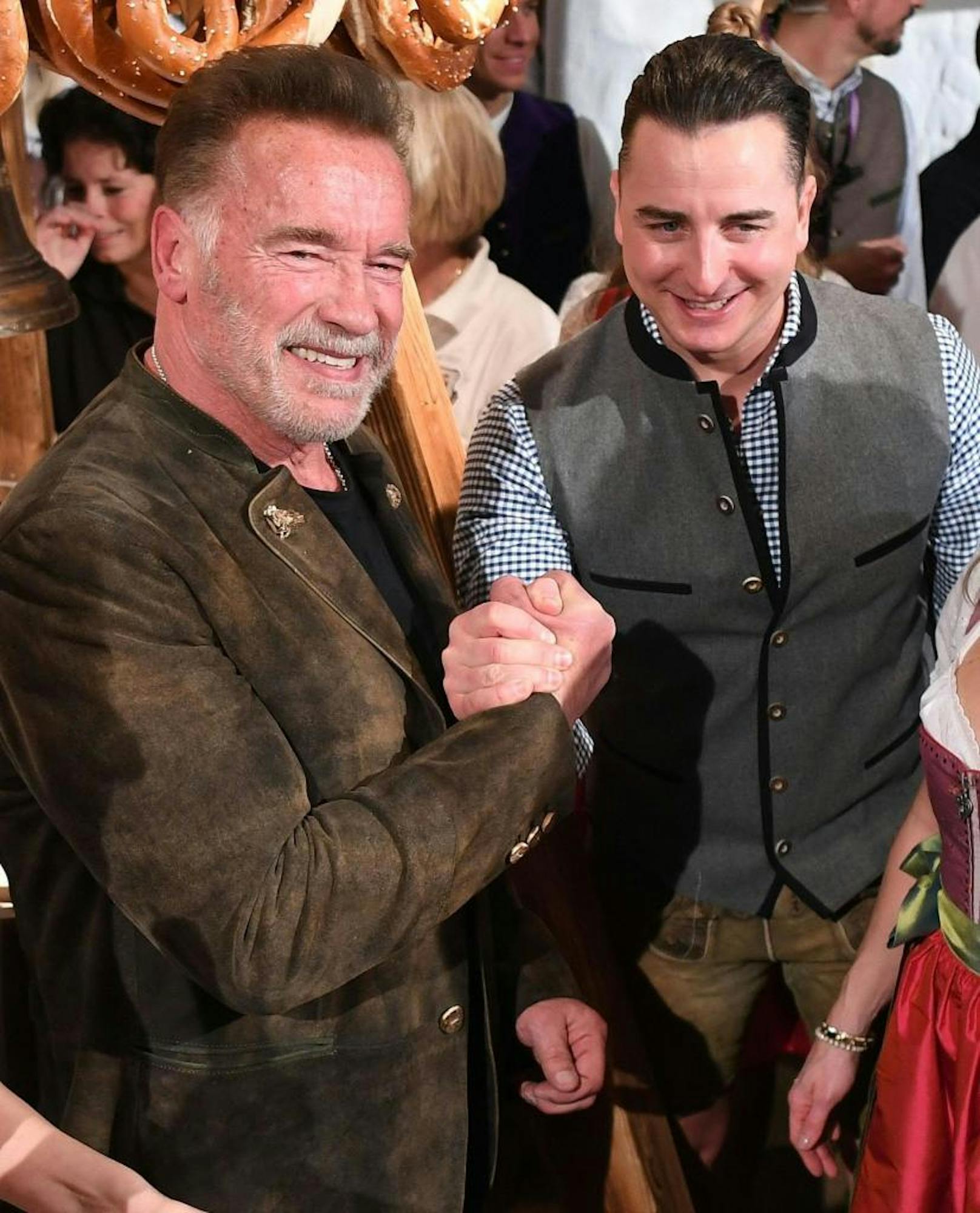 "Musiker" Arnold Schwarzenegger mit Volk-Rock?n?Roller Andreas Gabalier.