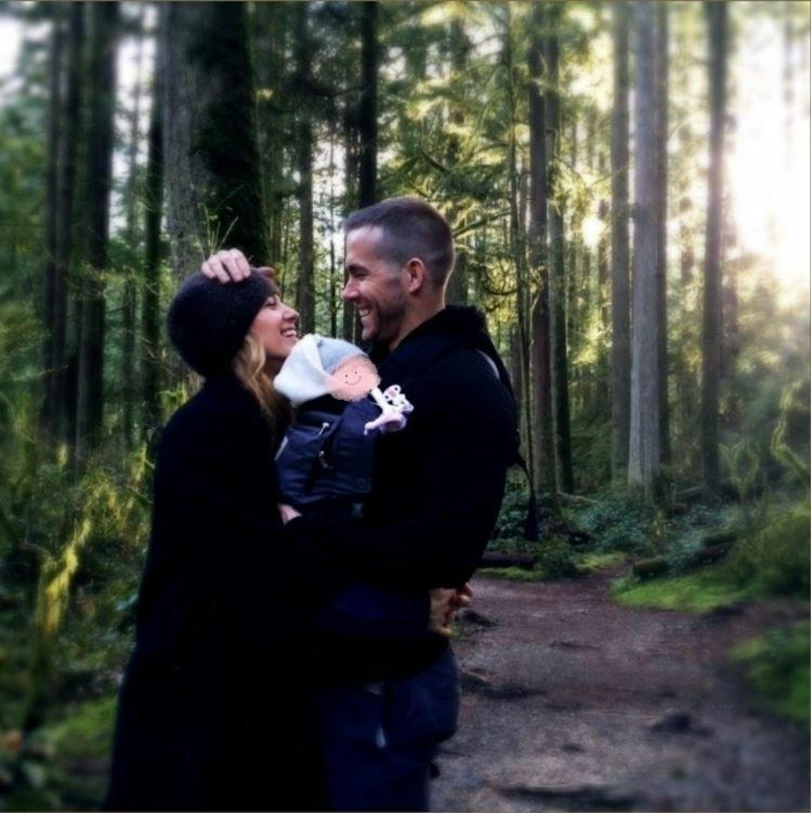 17.10.2019: Blake Lively und Ryan Reynolds posten das erste Foto ihrer 3. Tochter aus der unberührten Natur von British Columbia. Die Medien weltweit feiern das Bild. Warum eigentlich? Den letzten Lacher haben wieder einmal Blake und Ryan, denn das Gesicht ihres Mädchens bleibt weiterhin geheim. <a href="https://www.heute.at/s/ryan-und-blake-46783411">gibt's HIER</a>