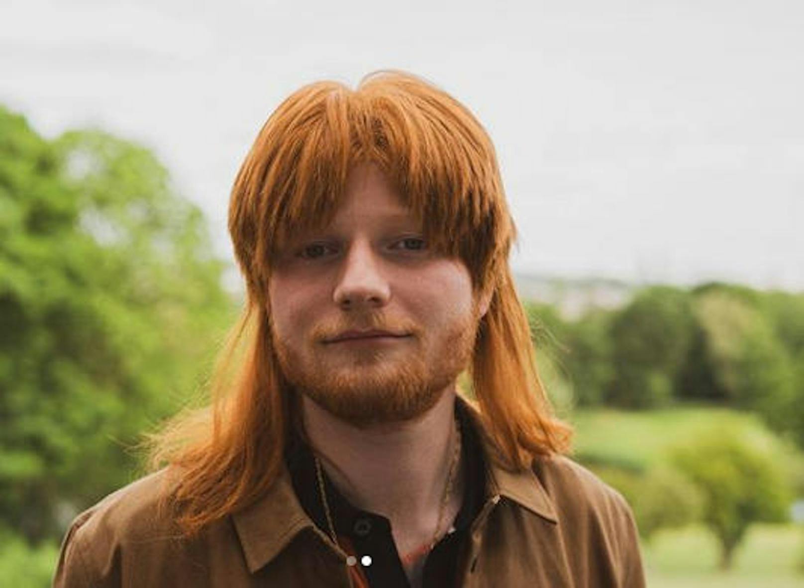 11.07.2019: Am 12. Juli erscheint "No.6 Colloborations", das vierte Studioalbum von Ed Sheeran (28). Auf Instagram wirbt der britische Sänger mit ungewöhnlichen Looks für die neue Platte. Nach Rauchebart und Make-up-Makse posiert er nun mit einem Vokuhila.