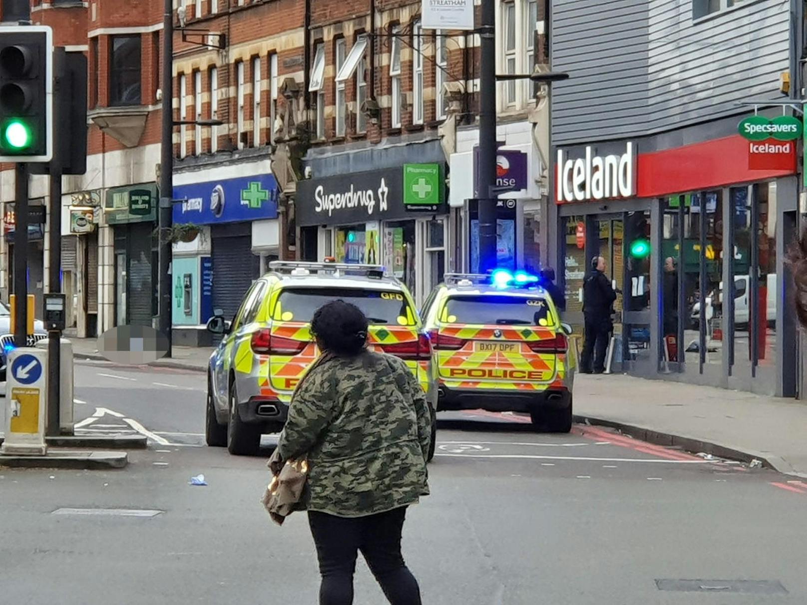 Ein 19-Jähriger hat am Sonntag (2. Februar 2020) in London auf mehrere Menschen eingestochen. Die Polizei geht von einem terroristischen Hintergrund aus.