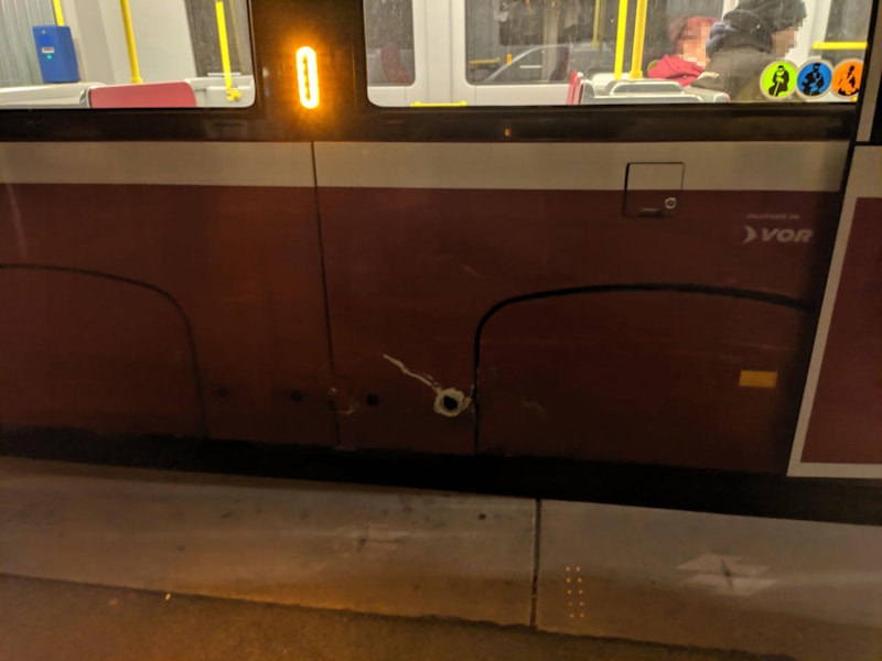 Der Lenker der Straßenbahn bemerkte den Unfall erst gar nicht.