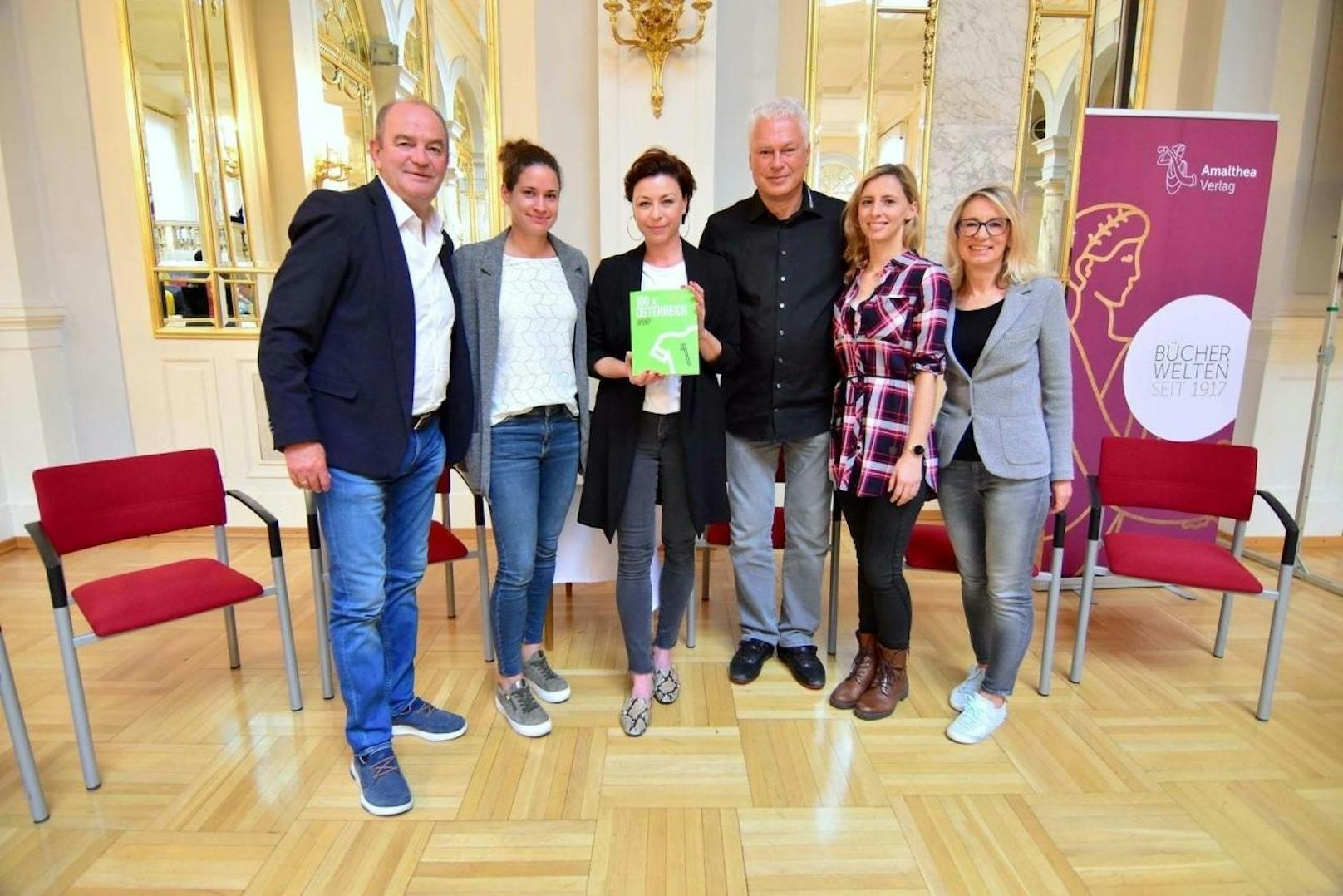 Herbert Prohaska, Nina Burger, Elisabeth Auer, Toni Polster, Caroline Weber und Ilse Dippmann (Credit: Maximilian Spitzauer)