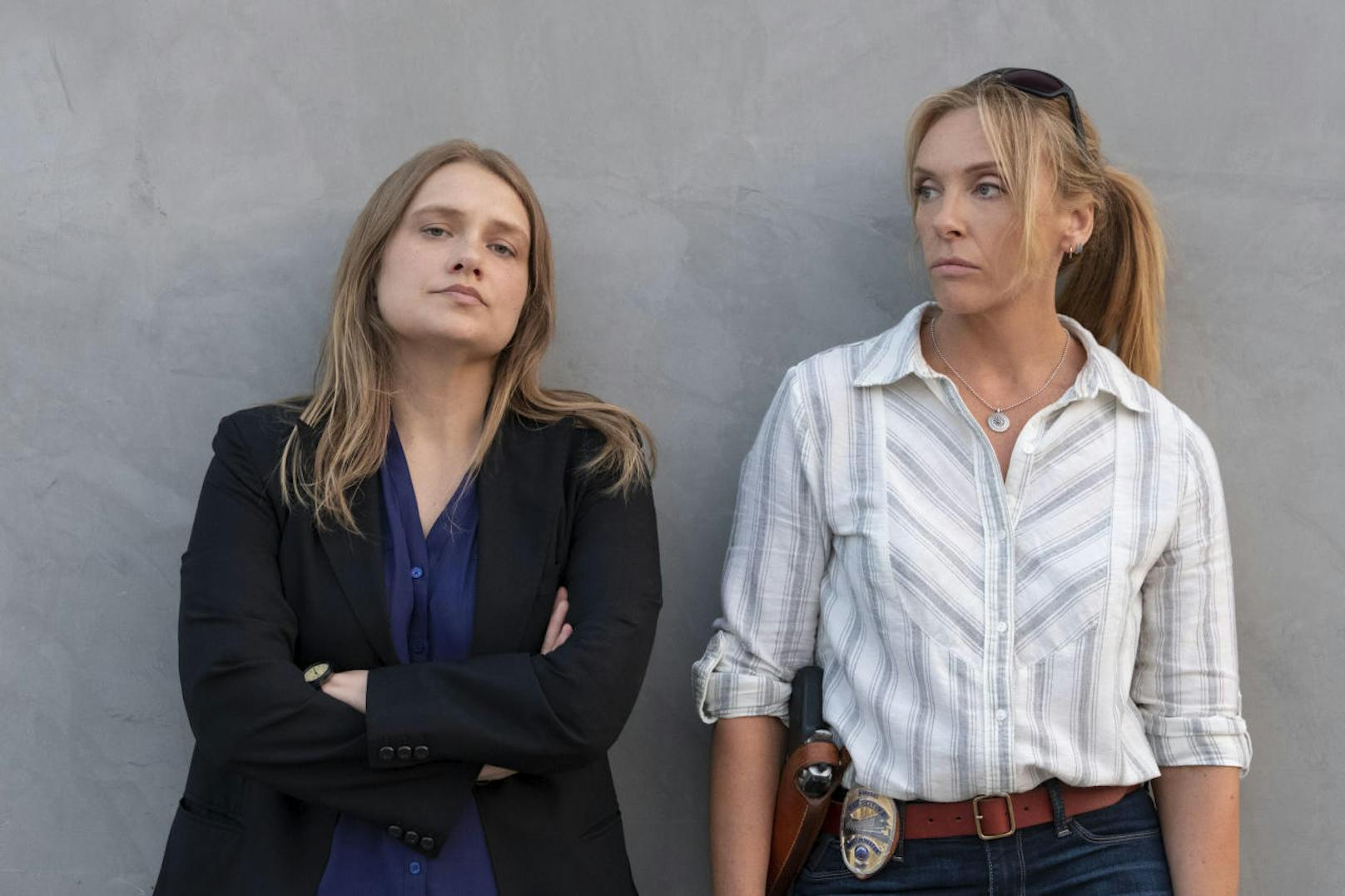 Drei Jahre später ermitteln Detective Karen Duvall (Merritt Wever aus "The Walking Dead") und Detective Grace Rasmussen (Toni Collette aus "Wanderlust") in Colorado in einem Vergewaltigungsfall. 