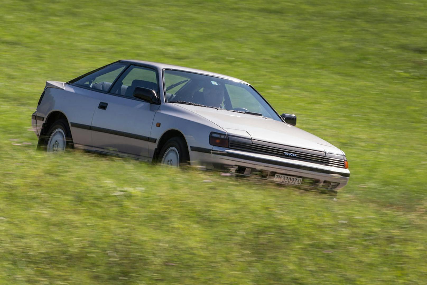 211 km/h schnell lief der Toyota Celica 2.0 GT-i Liftback im Jahr 1985 im Test als europäische Ausführung (ECE).
