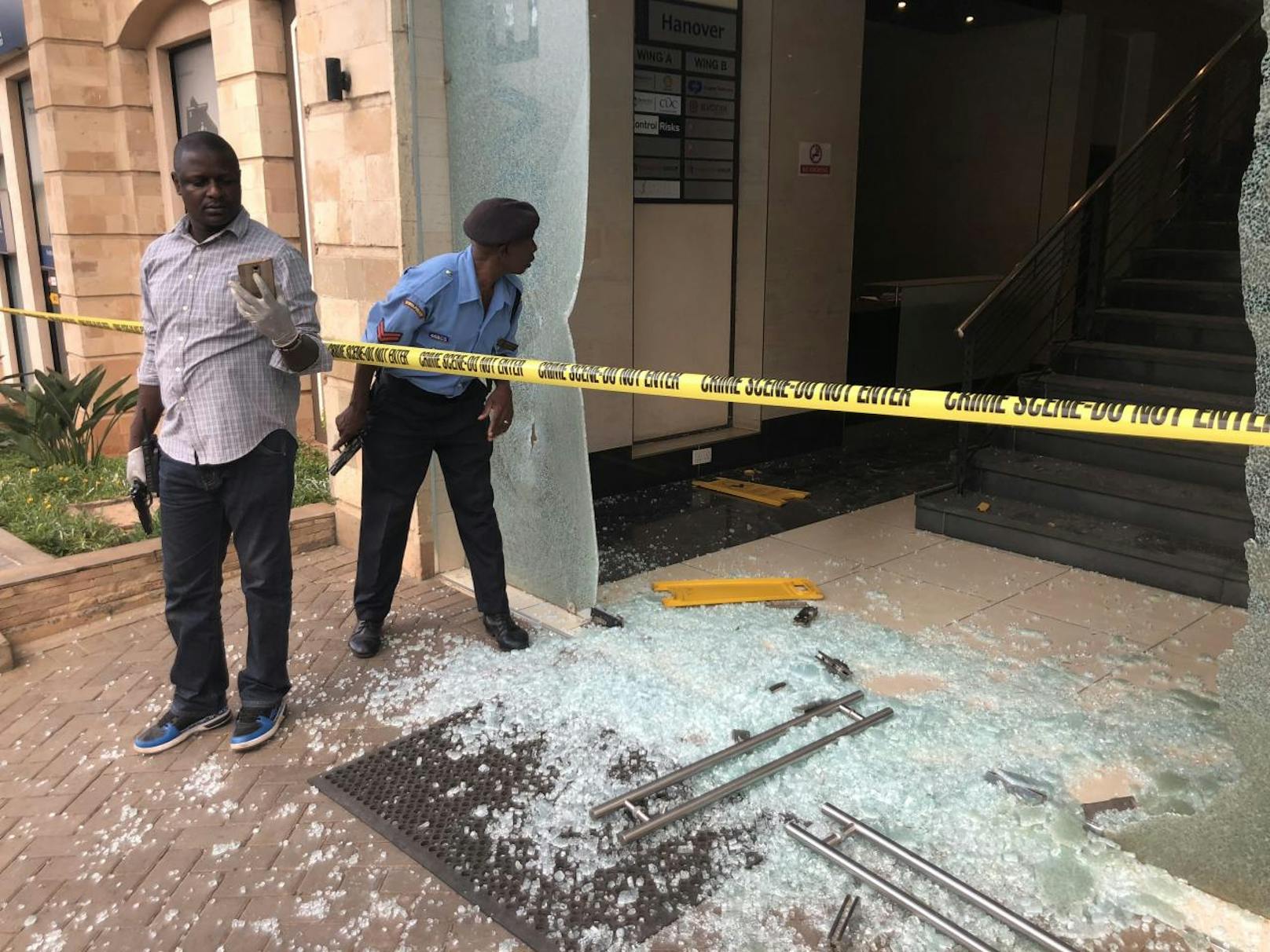 Explosion und Schüsse vor dem Luxushotel- und Bürokomplex "dusitD2" in Nairobi, Kenia, am 15. Jänner 2019.
