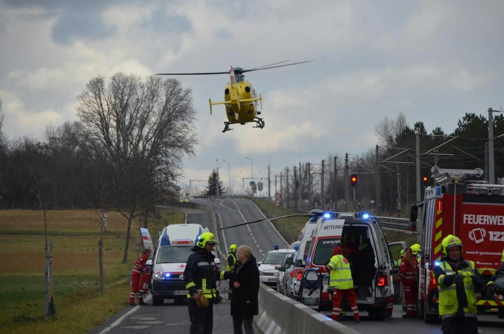 Ein schwerer Unfall in Guntramsdorf auf der B17 forderte mehrere Verletzte.