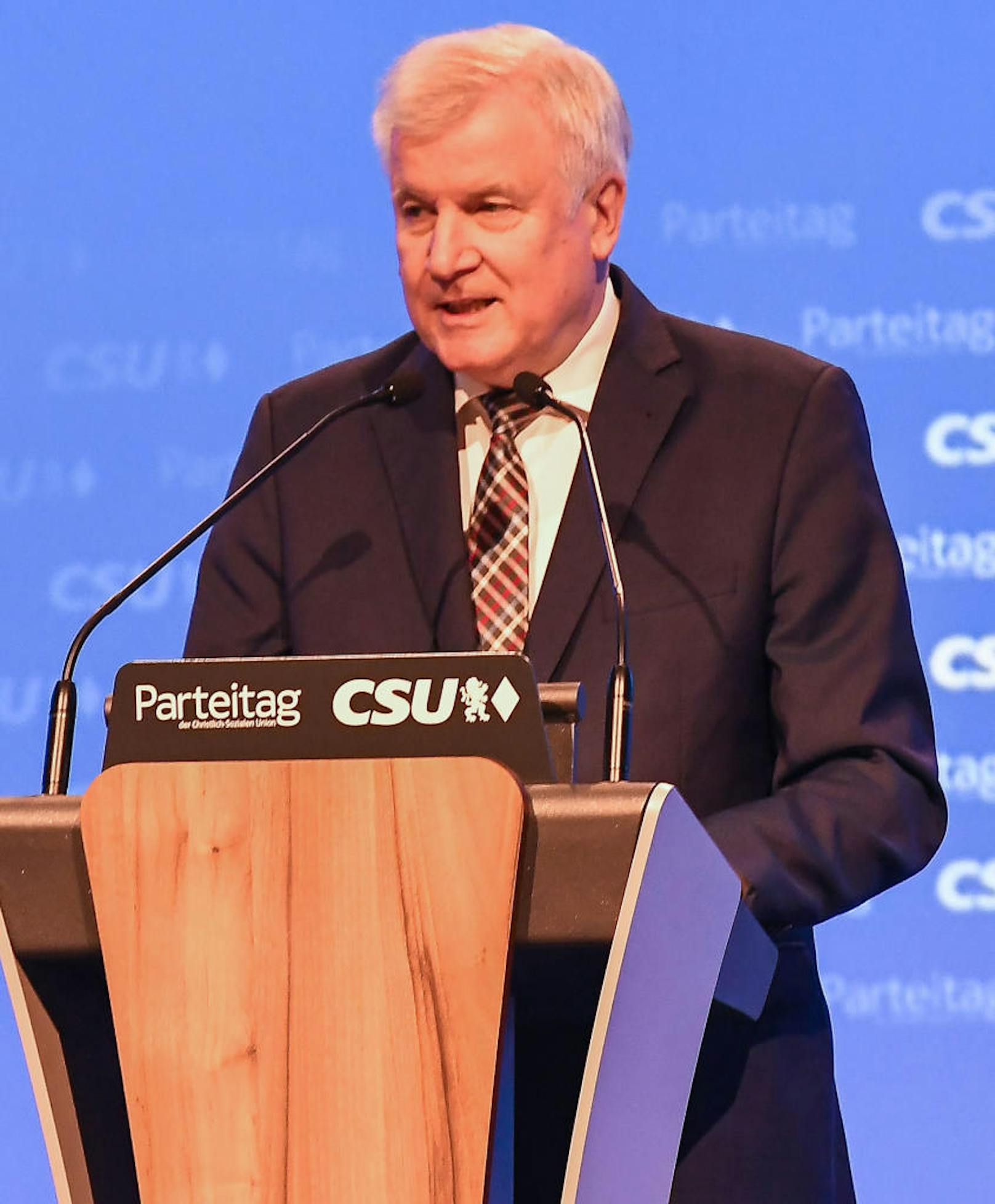 Der deutsche Innenminister Horst Seehofer (CSU) spricht von einer "hochproblematischen Verrohung unserer Gesellschaft".