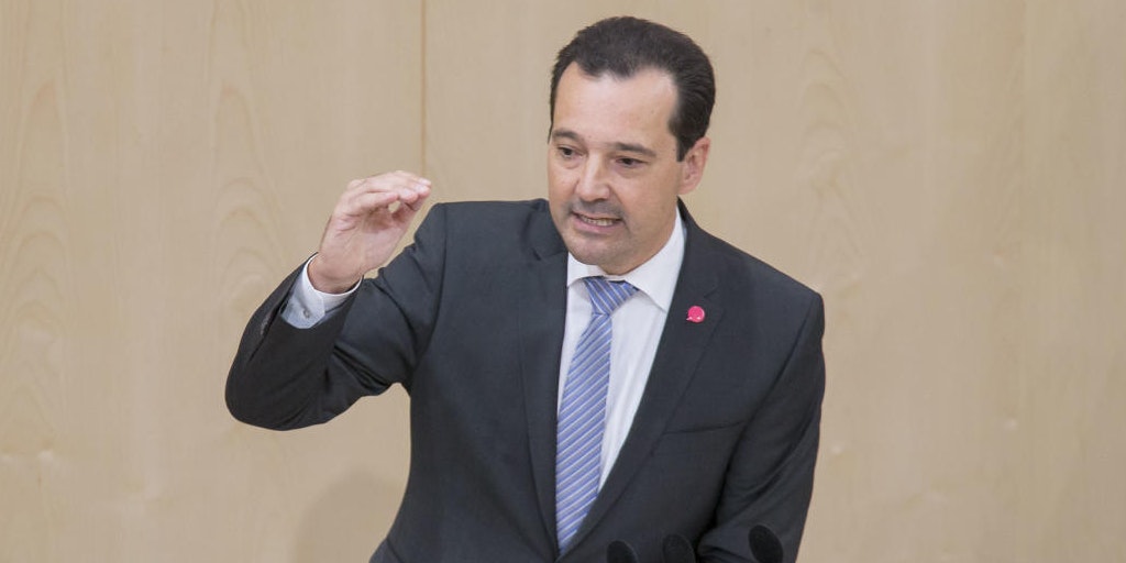 Neos-Sozialsprecher Gerald Loacker sieht in der Erhöhung einen reinen "Wahlkampfpopulismus ohne Vernunft".