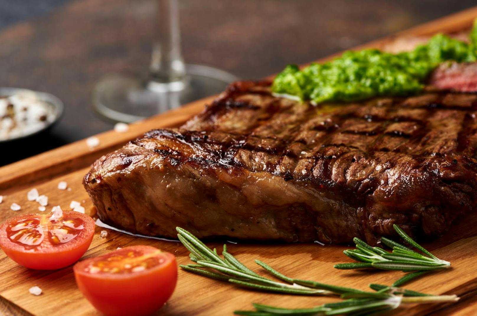 So viel CO2 wird bei der Produktion von Lebensmitteln ausgestoßen. Steak (200 Gramm): 5,3 Kilo CO2.