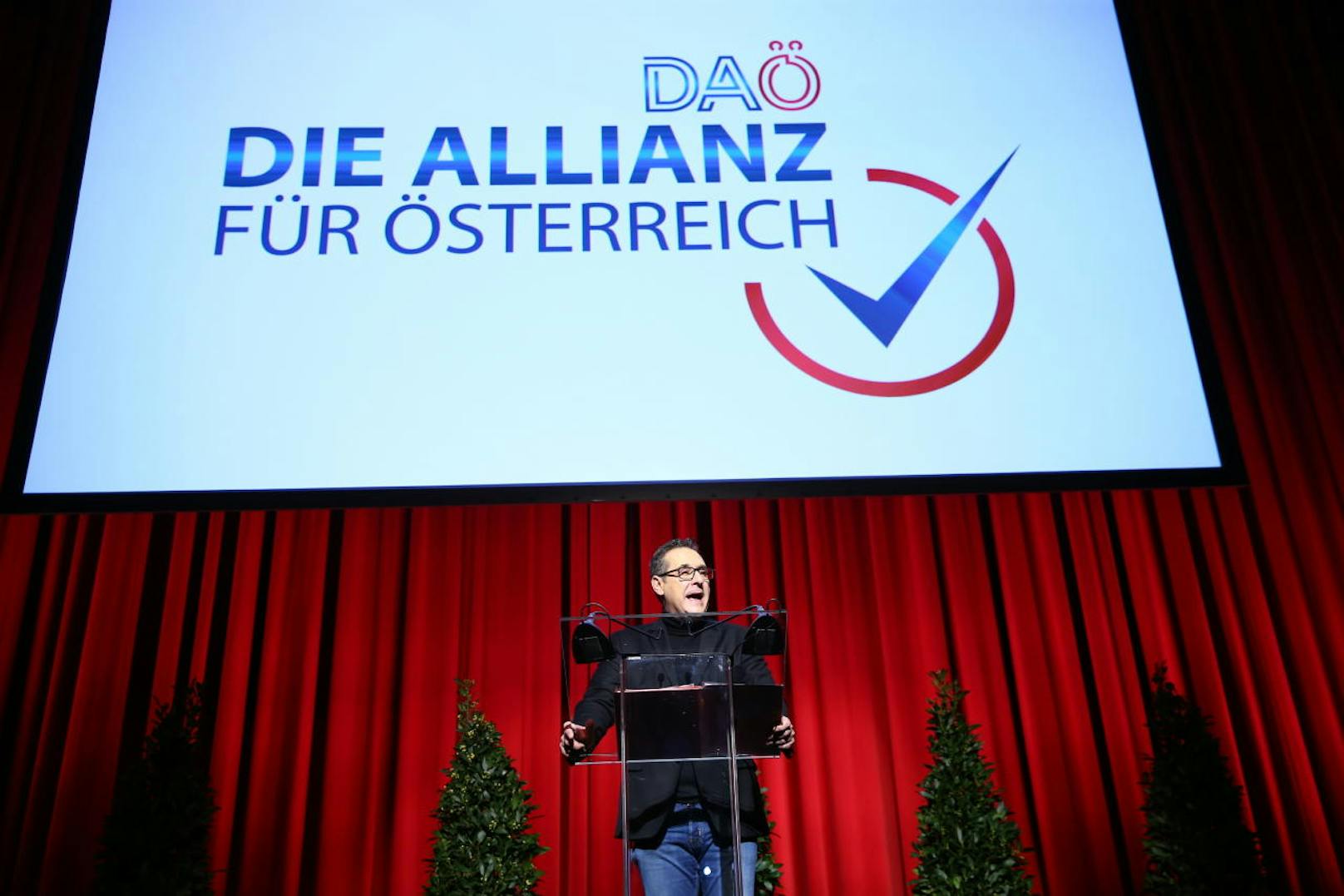 Er kündigte eine Liste Strache für die Wien-Wahl im Herbst an. Nur noch wenige Hausaufgaben seien zu erledigen.