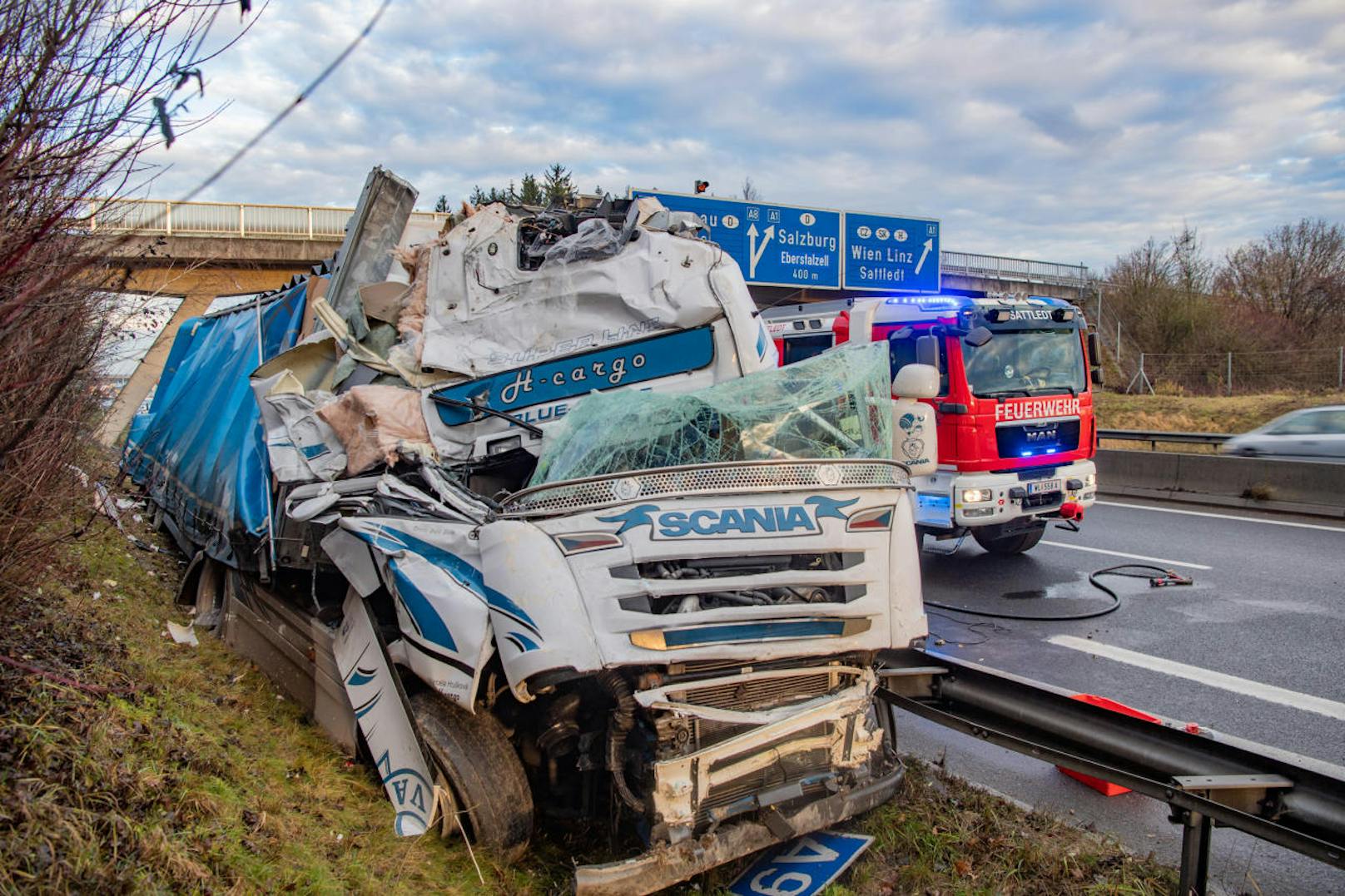 Der Lastwagen war beladen mit zahlreichen Weihnachtsgeschenken.