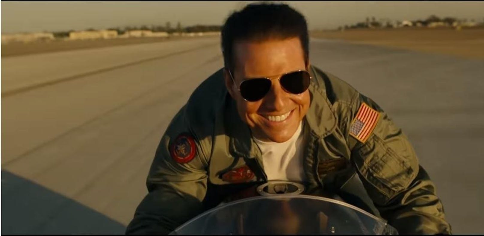 <b>TOP GUN: MAVERICK</b> <strong>(Juli 2021): </strong>25 Jahre nach seinem ersten Kampfpiloten-Abenteuer wollte <strong>Tom Cruise</strong> in diesem Jahr als "Maverick" auf die Leinwand zurückkehren. Wegen Corona dürfte das Comeback aber erst im kommenden Sommer stattfinden. <strong>&gt;&gt; <a href="https://www.youtube.com/watch?v=0wkFPx8hbjw">HIER</a> geht's zum Trailer &lt;&lt;</strong><br>