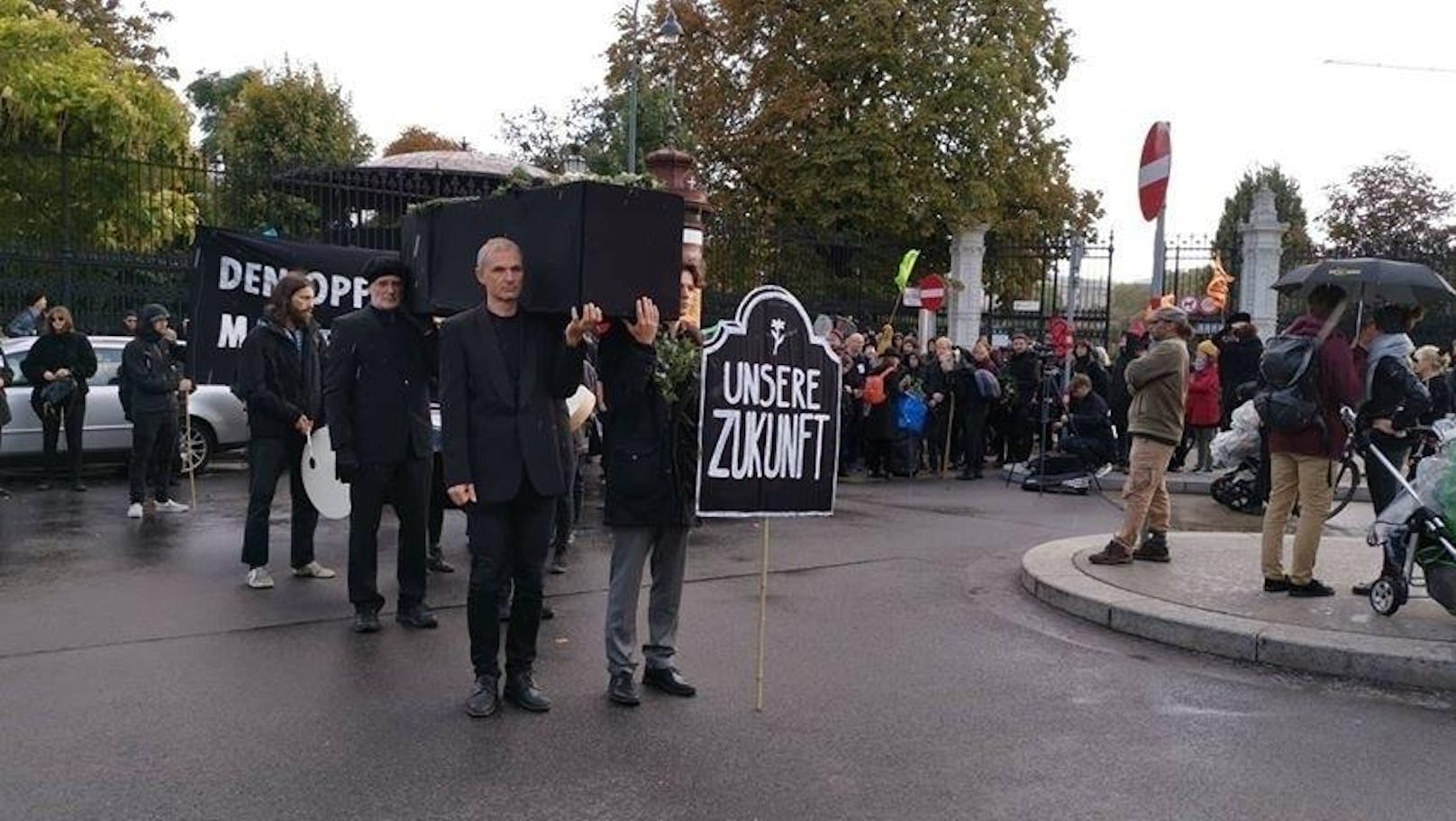 Im Oktober demonstrierten Klima-Aktivisten erneut in der Wiener Innenstadt.