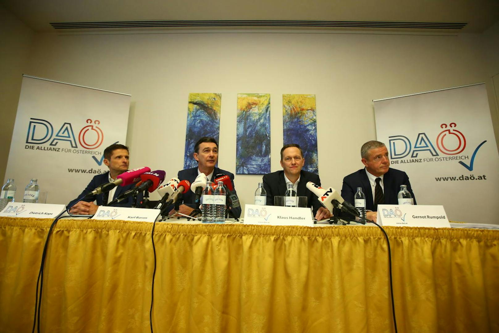 Dietrich Kops, Karl Baron und Klaus Handler (v. li.) gaben am Donnerstag ihren Austritt aus der FPÖ bekannt.