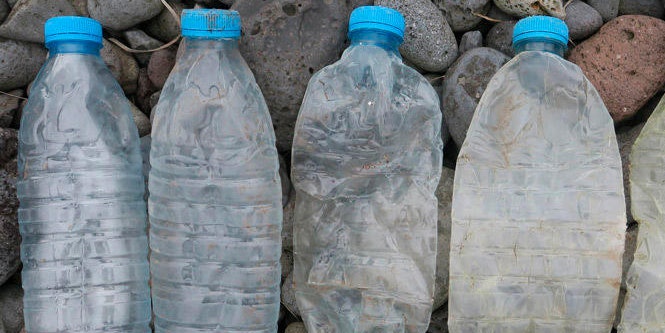 Bei der Sammelaktion 2018 stammten drei Viertel der an der Küste der Insel gefundenen Flaschen aus Asien. Der Großteil kam aus China und war innerhalb der vorherigen zwei Jahre produziert worden.