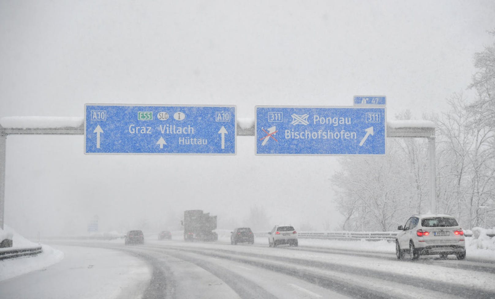 Die Schneesituation auf der Tauernautobahn A10 am Dienstag, 8. Jänner, 2019.