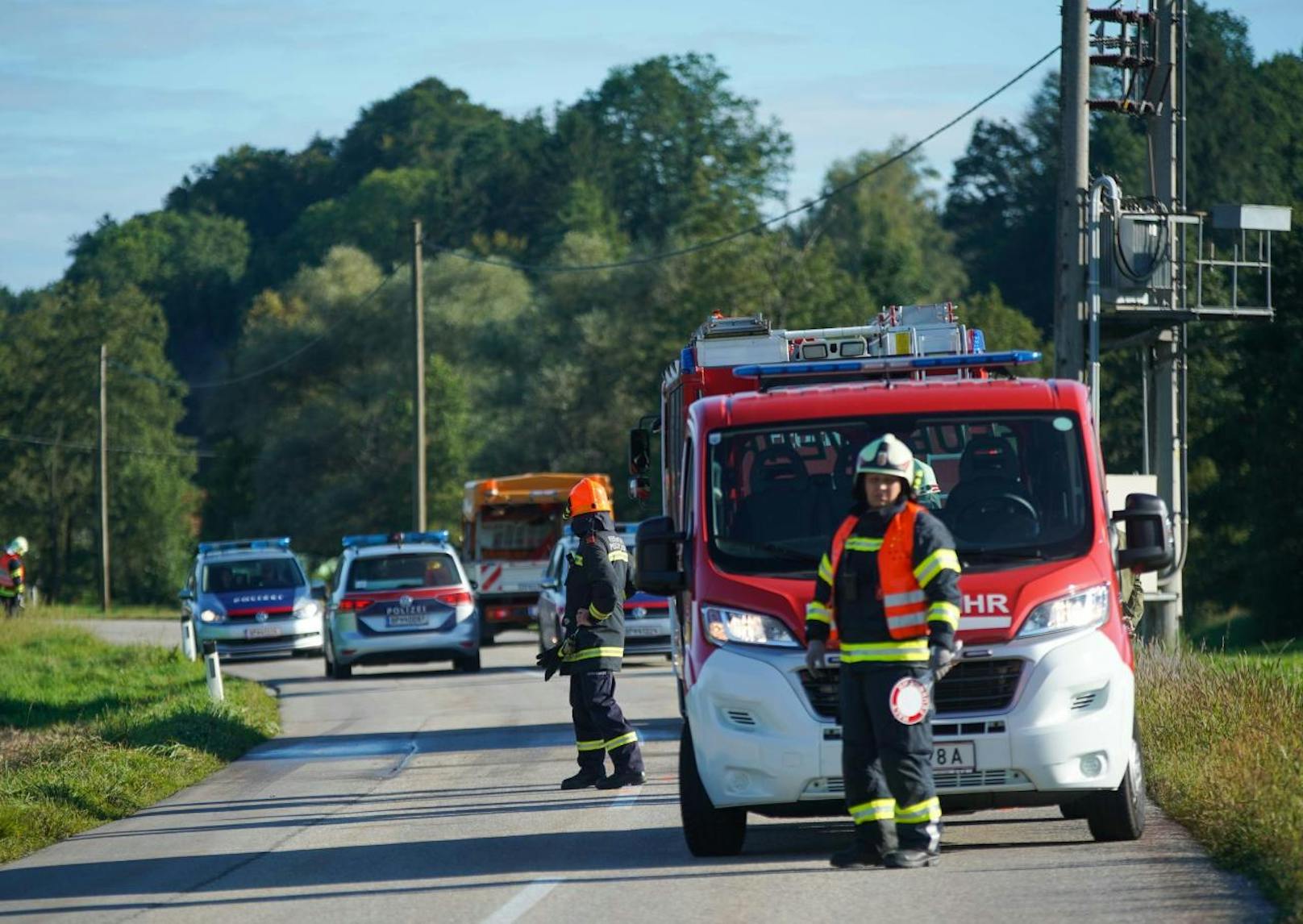 Unfall in Pischelsdorf: Das Motorrad ging in Flammen auf, der Biker aus dem Bez. Braunau starb.