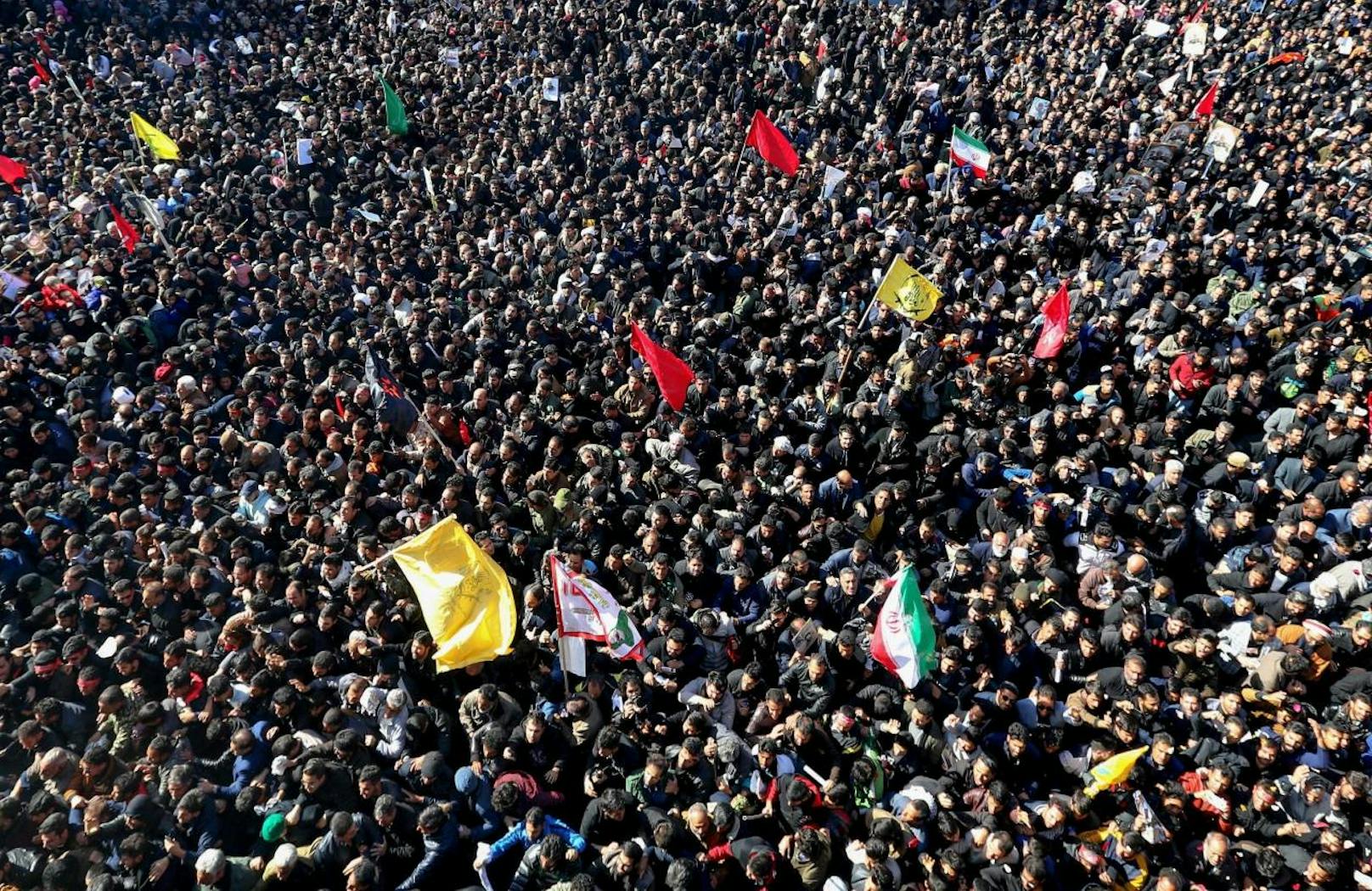 Wie schon am Montag bei der Trauerfeier in Teheran, nahmen erneut mehrere Hunderttausend Menschen teil.
