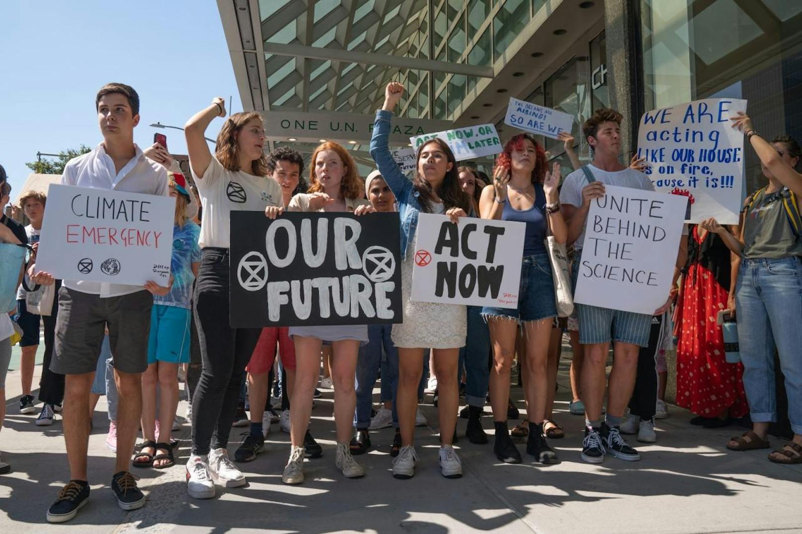 Außerdem fand am 31. August eine Fridays for Future Demonstration vor dem UNO-Hauptquartier in New York statt, an dem auch Greta Thunberg teilnahm.