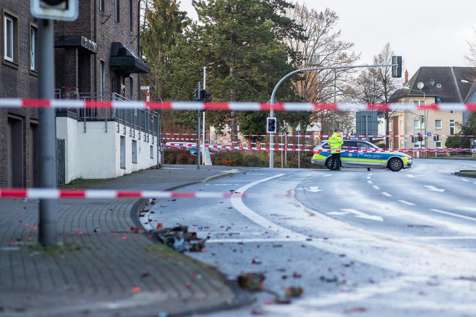 In der Silvesternacht lenkte ein 50-Jähriger im deutschen Bottrop sein Auto gezielt in eine Menschenmenge. Vier Personen wurden zum Teil schwer verletzt. Die Tat dürfte einen fremdenfeindlichen Hintergrund haben. 