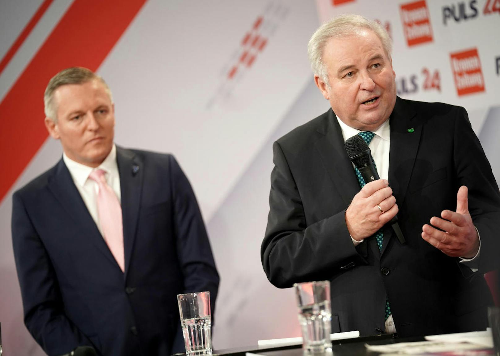 Mario Kunasek (FPÖ) und Hermann Schützenhöfer (ÖVP) am Sonntag, 24. November 2019, bei einem TV-Einstieg im Rahmen der steirischen Landtagswahl in Graz.