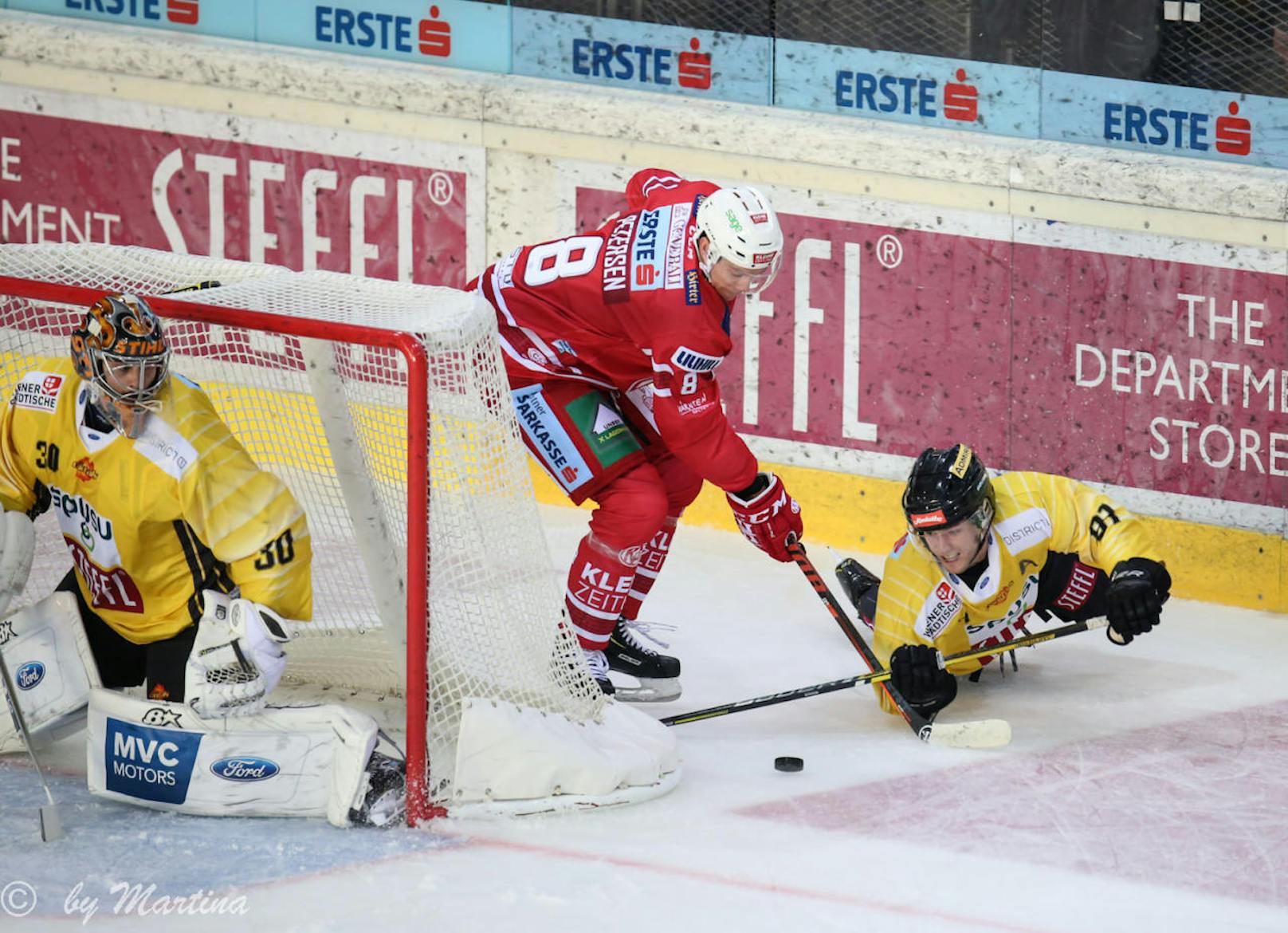 Eishockeyspieler Ryan Zapolski & Taylor Vause von den spusu Vienna Capitals