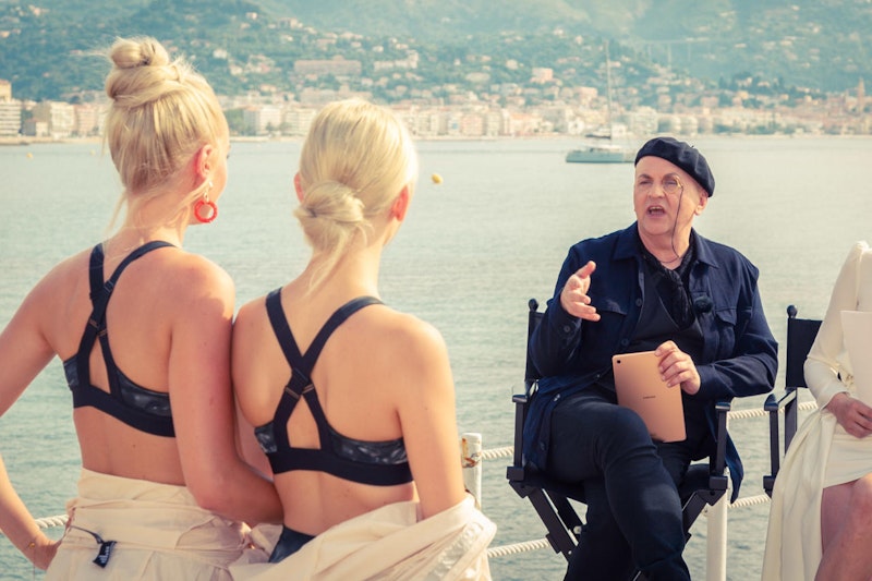 Julie und Verena vor Juror Sacha Lilic.