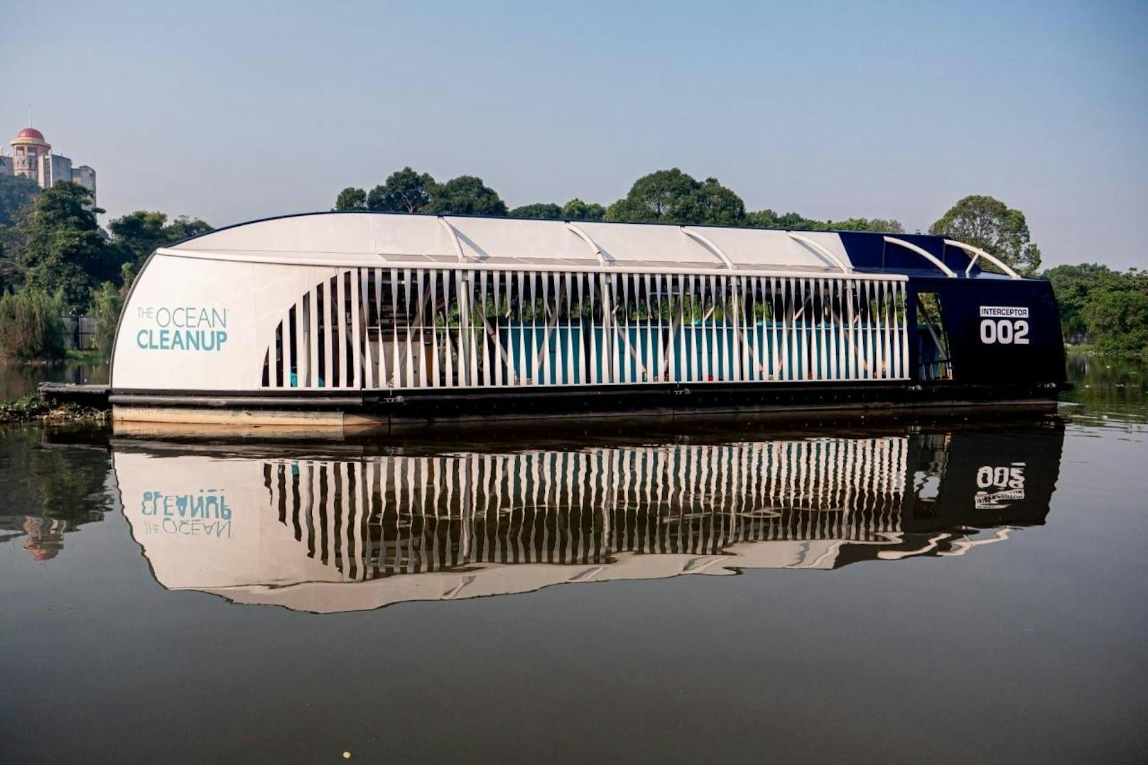 Nach Slats Angaben, kann eine Einheit rund 50.000 Kilo Müll pro Tag aus einem Fluss filtern. Unter optimalen Bedingungen soll es sogar doppelt soviel sein.