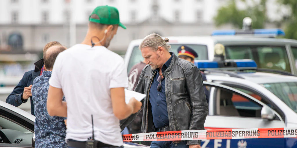 TV-Star Stefan Jürgens am Drehort vor dem AEC.