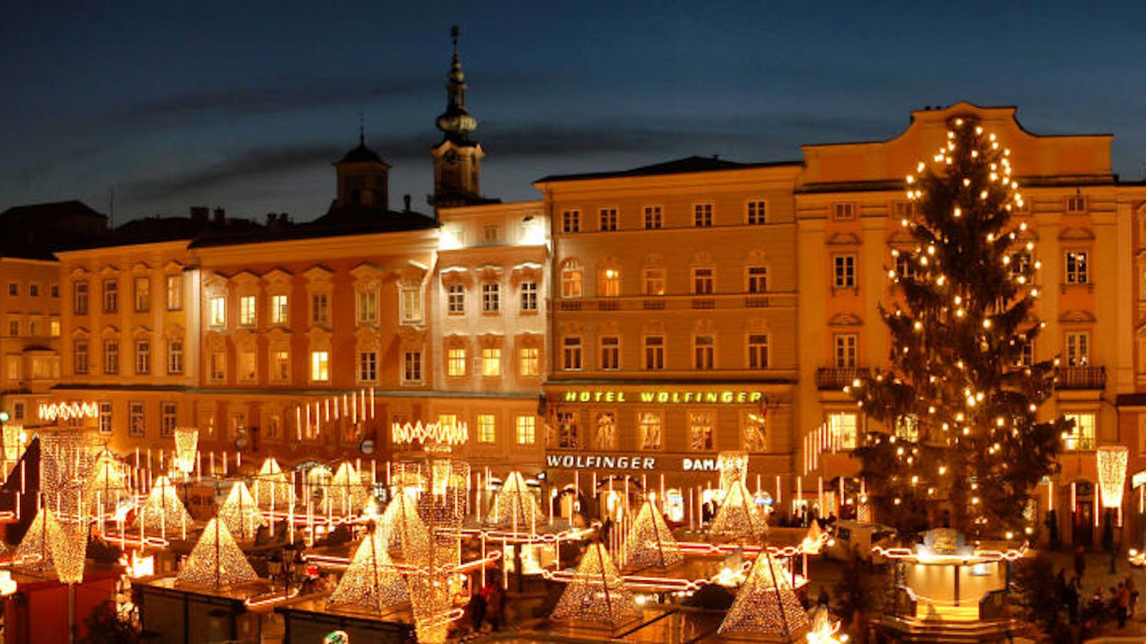 Im Gemeinderat wurde am Donnerstag beschlossen: Der Linzer Christkindlmarkt bleibt in der Innenstadt und zieht nicht nach Urfahr um.