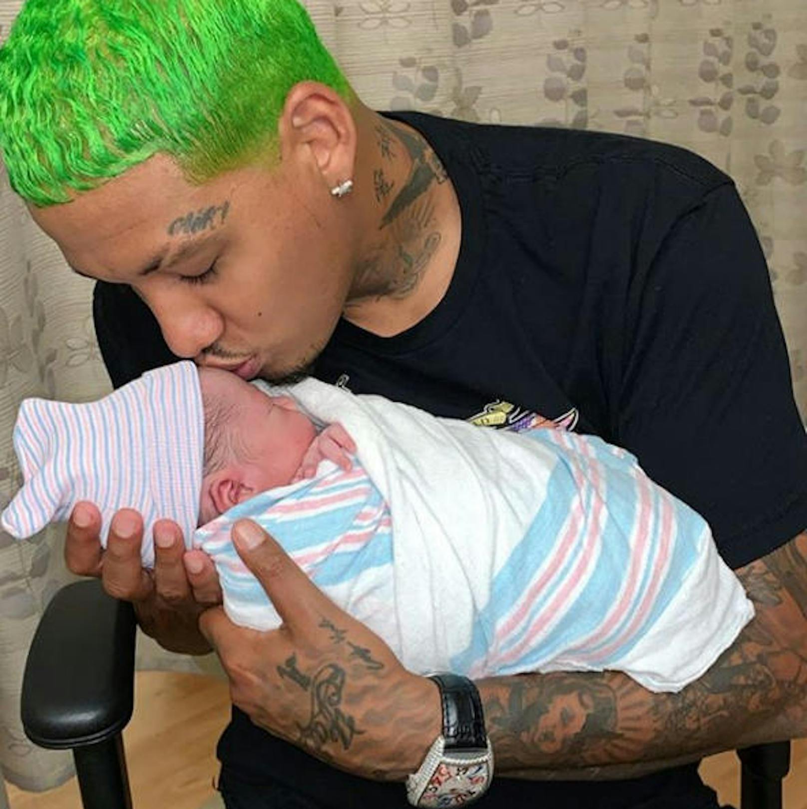 14.10.2019: Amber Rose hat ihr zweites Kind auf die Welt gebracht. Der Kleine heißt Slash Electric Alexander Edwards. Papa Alexander "AE" Edwards freut sich riesig.