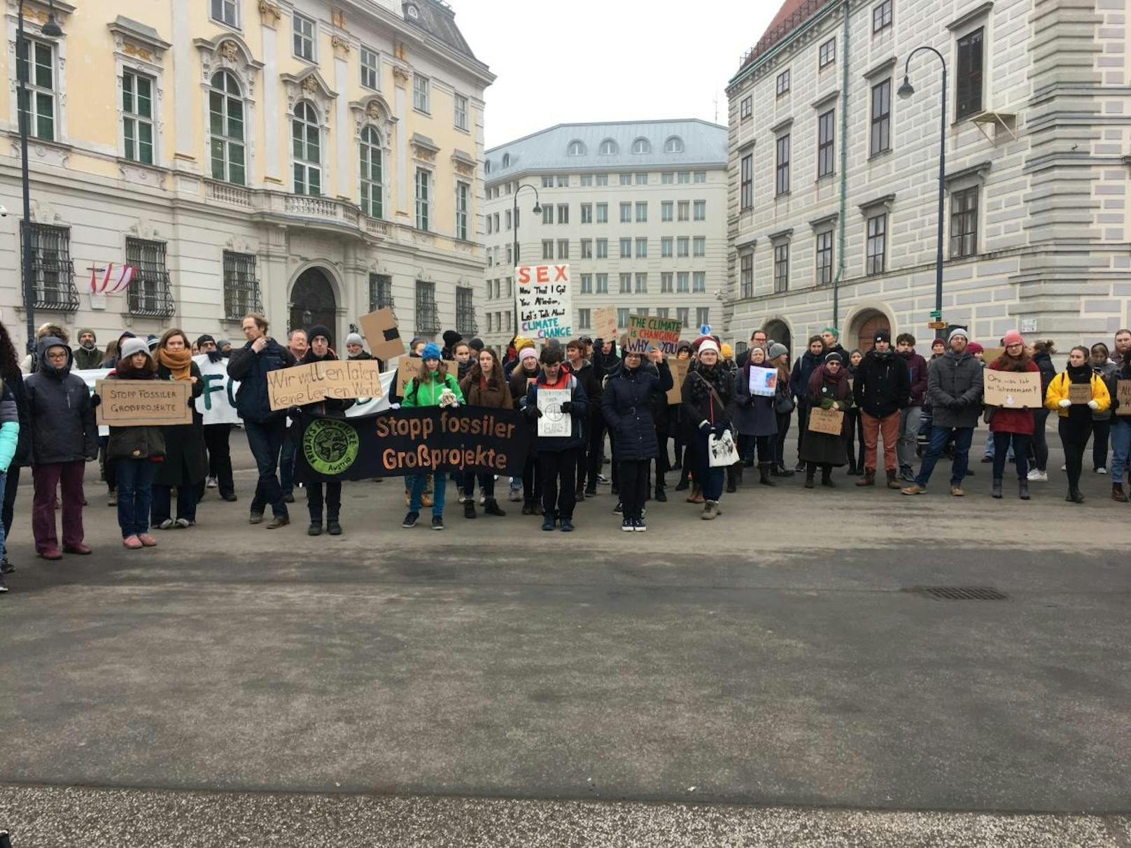 Trotz umfassender Klimaschutzmaßnahmen gehen die jungen Aktivisten von Fridays for Future weiterhin auf die Straße - so auch am Freitag.