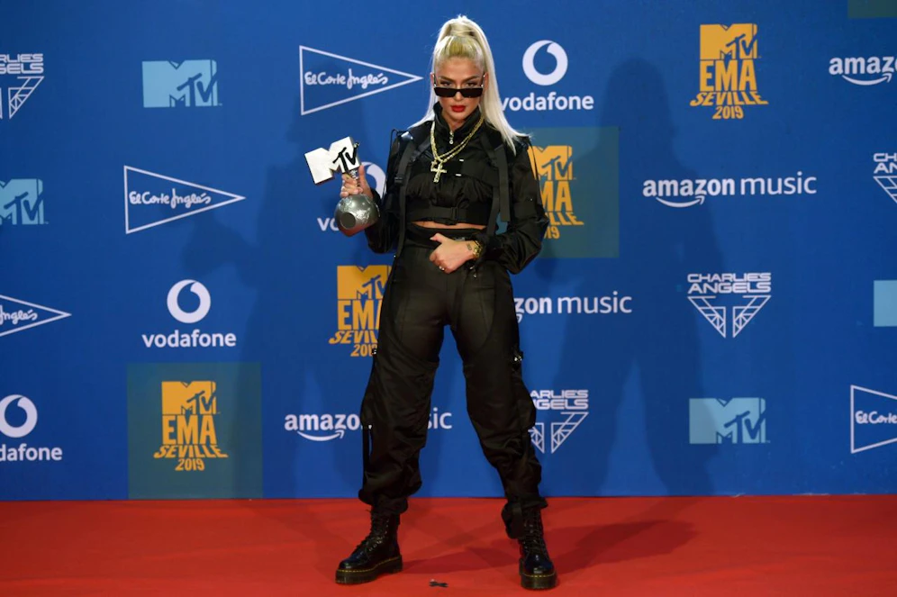 Rapperin Loredana ist bei den MTV Europe Music Awards als beste Schweizer Künstlerin ausgezeichnet worden.