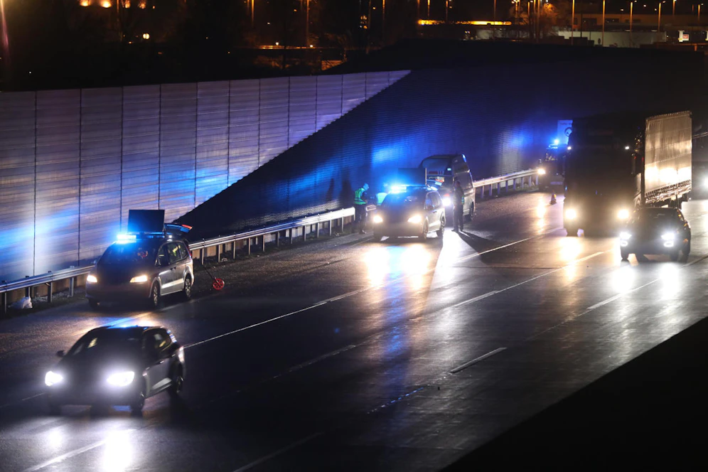 Gleich drei Geisterfahrer sorgten am Freitagabend für einen Großeinsatz.
