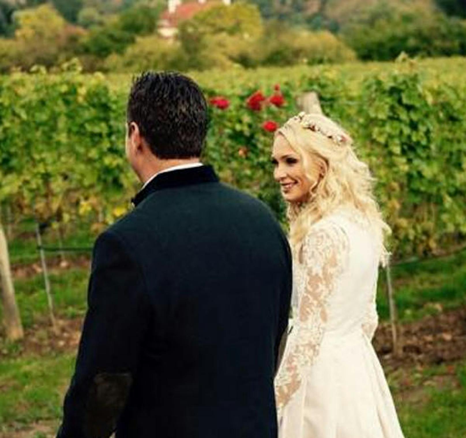 Im Jahr 2016 heiratete Strache zum zweiten Mal.