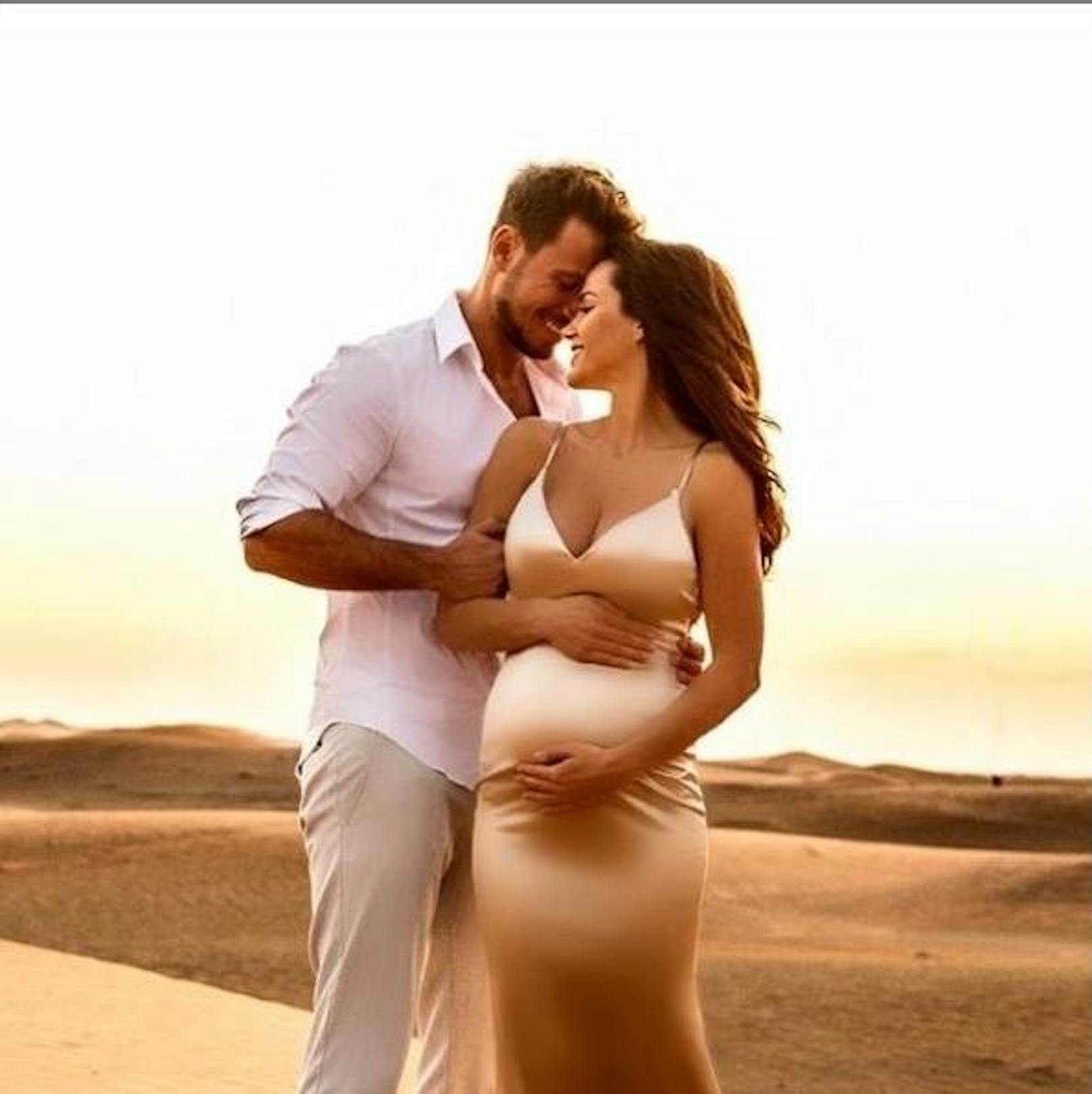 09.12.2019: Das "Bachelor"-Traumpaar Sebastian Pannek und Angelina Heger erwarten ihr erstes gemeinsames Kind, wie sie jetzt auf Instagram offenbart haben.