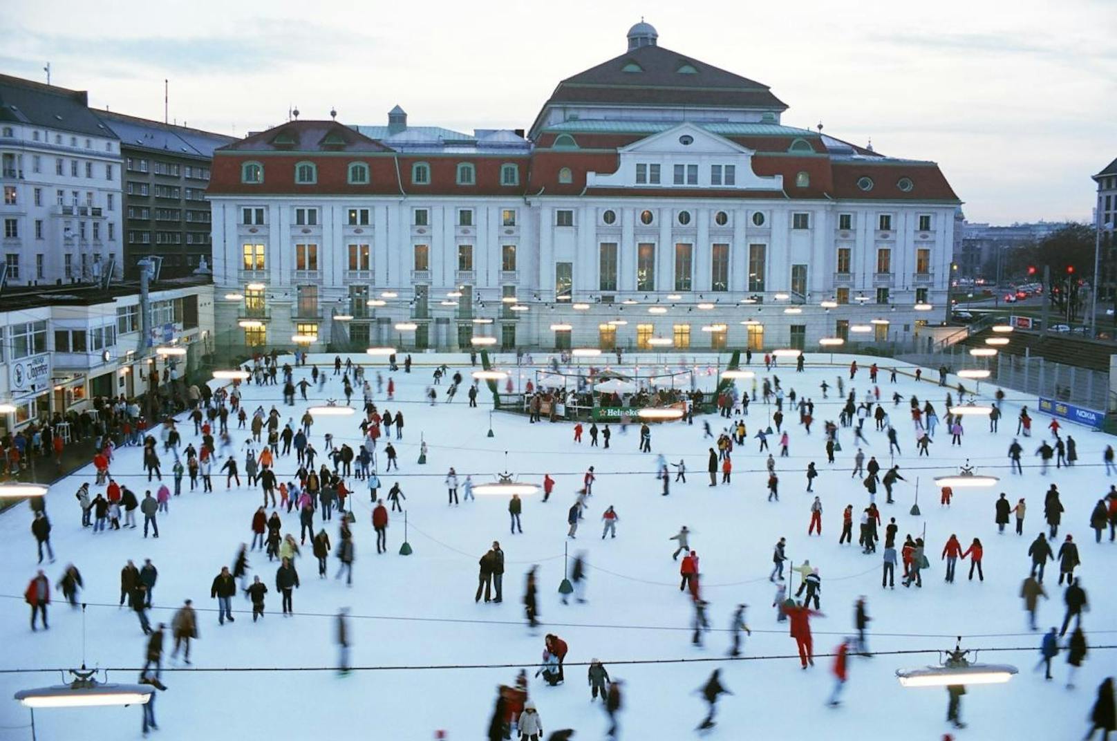 Nehmen Sie an der Verlosung teil & gewinnen Sie 2 Saisonkarten für den Wiener Eislaufverein.
