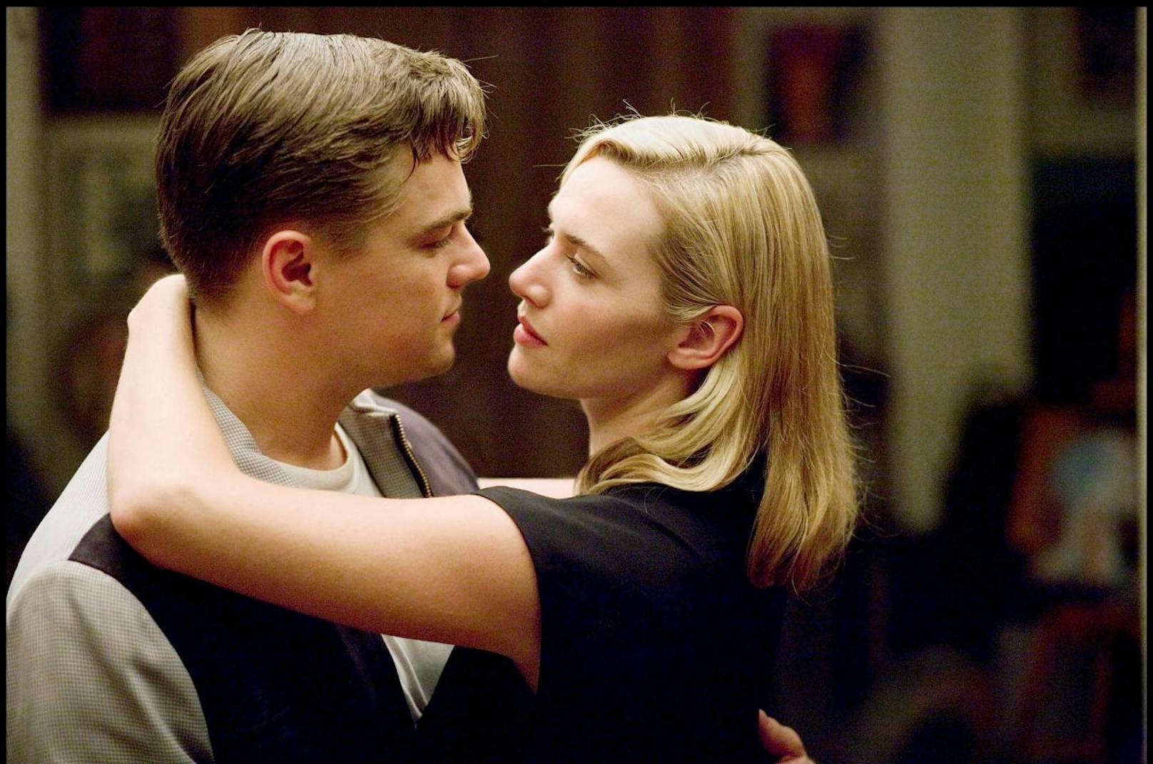 In "Titanic" hatten Leonardo DiCaprio und Kate Winslet keine Probleme sich zu küssen. Bei ihrem nächsten Film <b>"Zeiten des Aufruhrs" (2008)</b> jedoch schon. Der Grund: Winslet war gerade mit dem Regisseur Sam Mendes zusammen. 