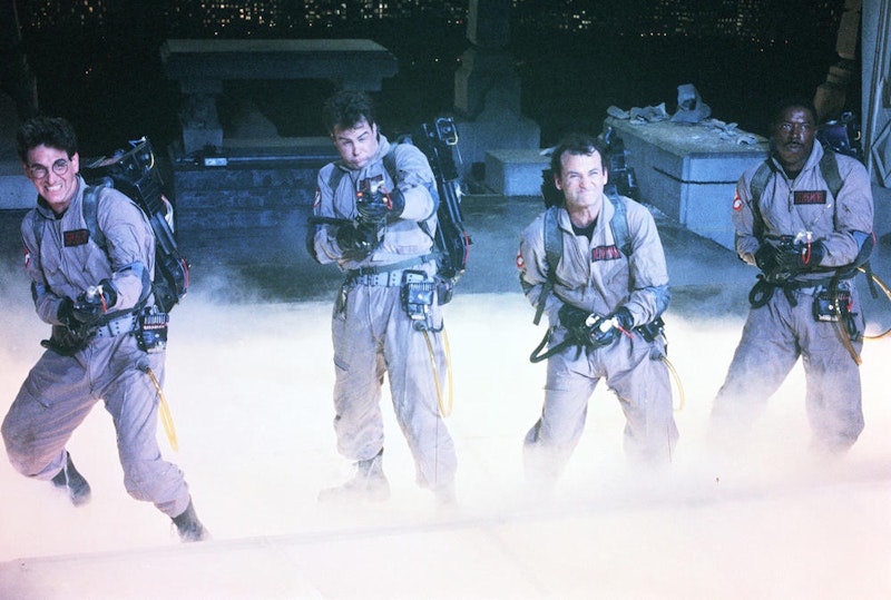 "Ghostbusters" Auf dem Dach eines Wolkenkratzers kommt es für die Geisterjäger (v.l.) Dr. Egon Spengler (Harold Ramis), Dr. Raymond Stantz (Dan Aykroyd), Dr. Peter Venkman (Bill Murray) und Winston Zeddmore (Ernie Hudson) zum Showdown im entscheidenden Kampf gegen "Gozer".