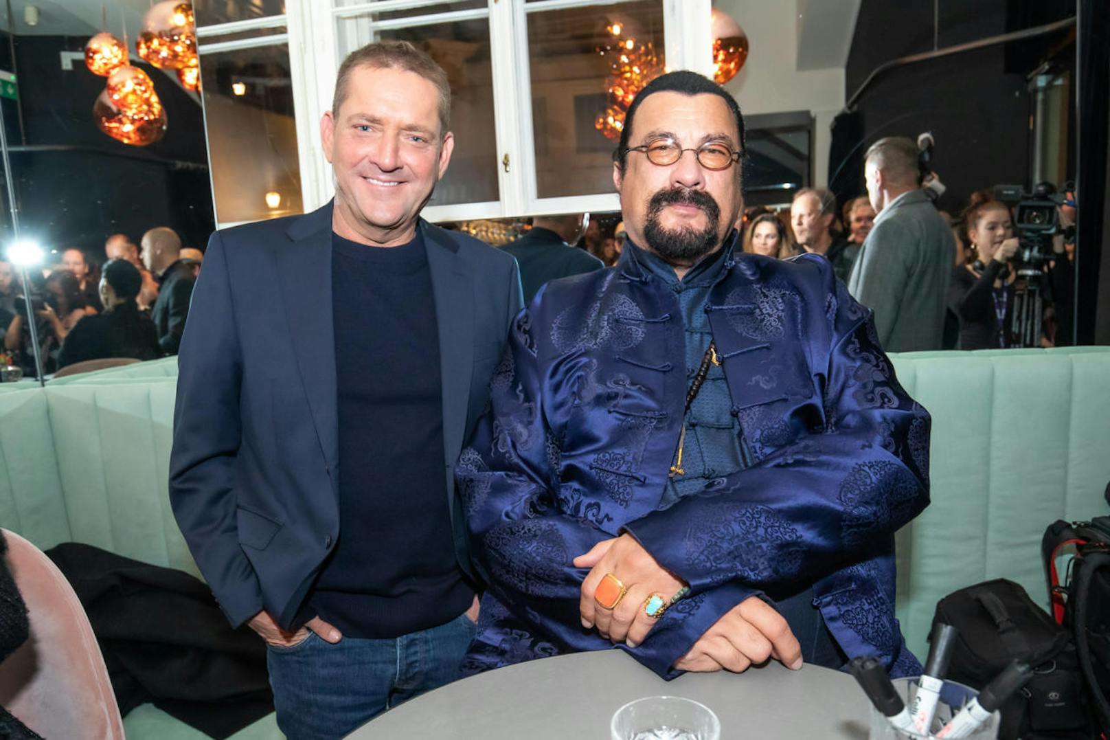 Steven Seagal mit Gastgeber Markus Wischenbart