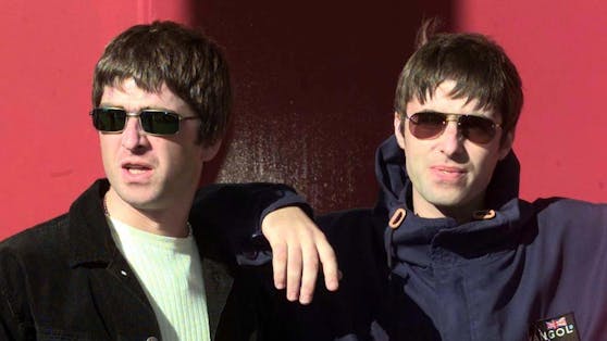 Mit seinem Bruder Noel (links) gründete Liam Gallagher 1991 die Britpop-Band "Oasis". 2009 kam es zum Krach.