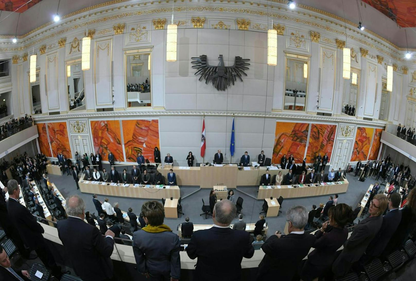 Eine Übersichtsaufnahme im Rahmen einer Sitzung des Nationalrates mit Regierungserklärung im Parlamentsausweichquartier in der Hofburg in Wien am Freitag, 10. Jänner 2020.