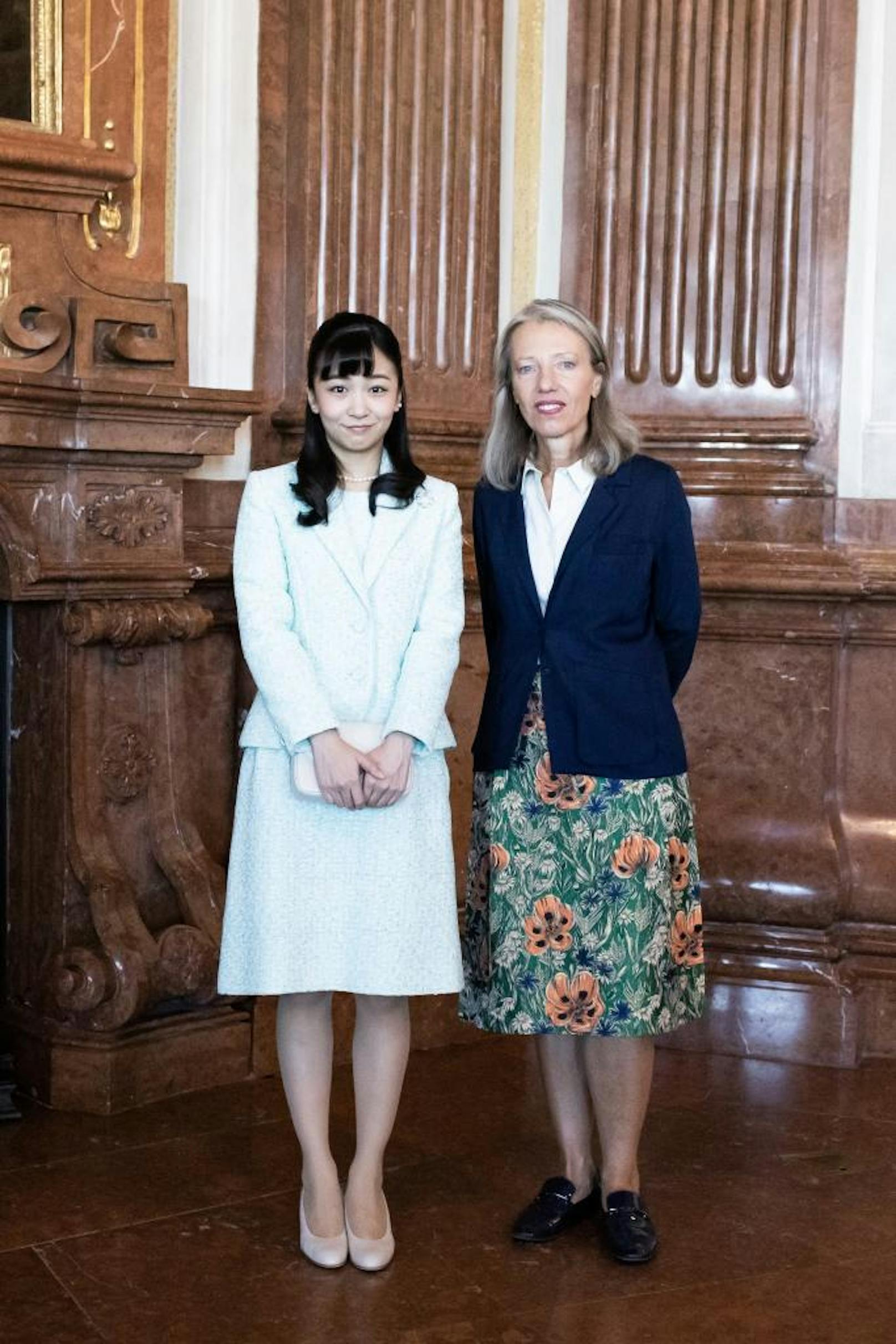 Die japanische Prinzessin Kako (li.) und Stella Rollig (Credit: Belvedere, Wien/Ouriel Morgensztern)