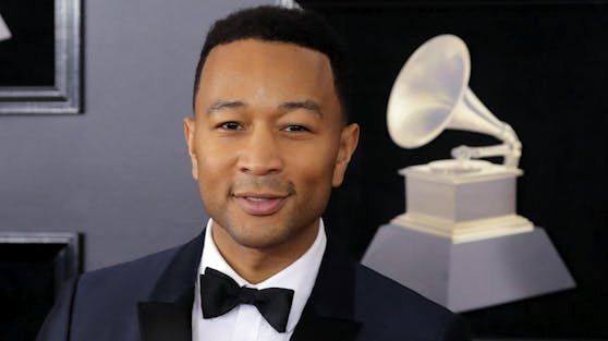 Nur zwei Wochen nach dem tragischen Verlust seines ungeborenen Kindes trat der mehrfache Grammy-Gewinner John Legend bei den diesjährigen Billboard Music Awards auf. 