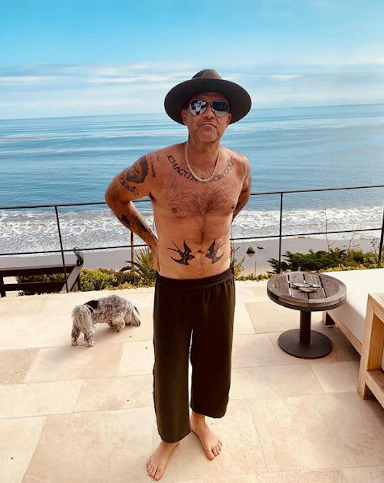 29.04.2019: Fans machen sich große Sorgen um Robbie Williams. Der US-Sänger ist auf seinem neuesten Foto kaum wiederzuerkennen.