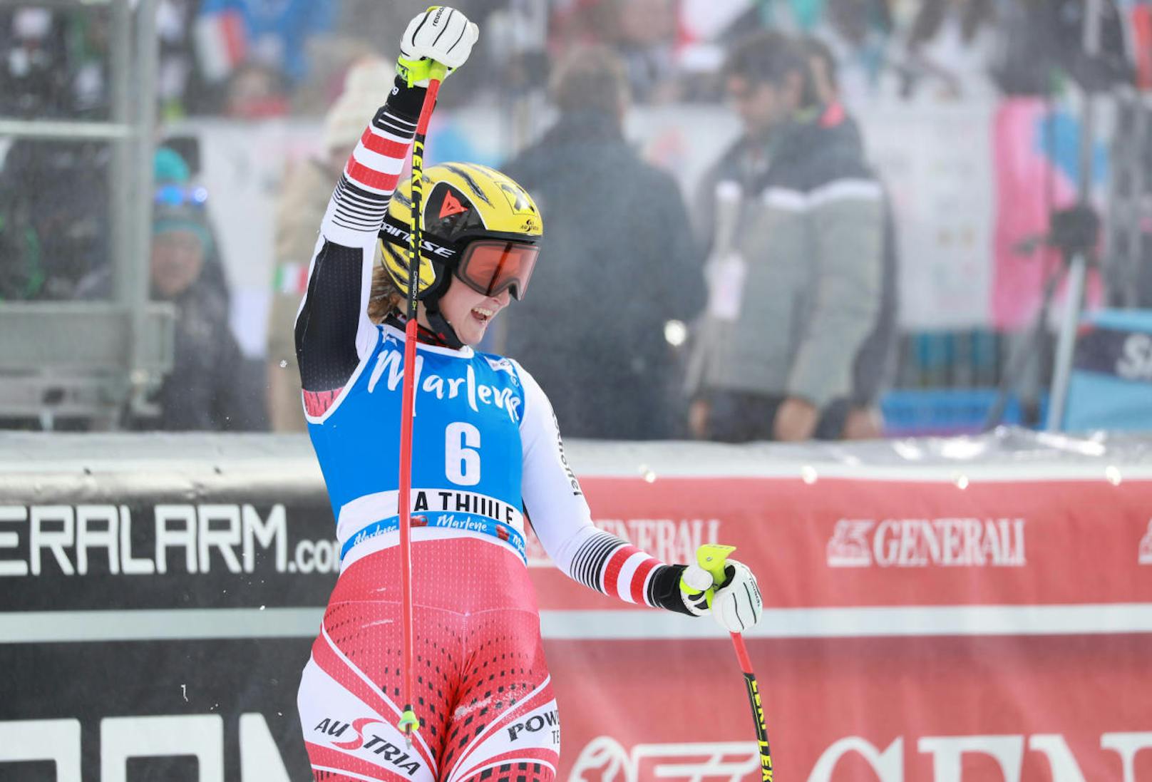 Erster Weltcup-Sieg: Nina Ortlieb triumphiert im Super-G von La Thuile eine Hundertstel vor Weltcup-Gesamtsiegerin Federica Brignone.