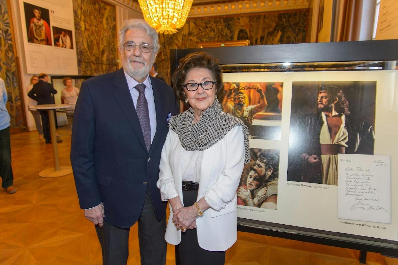 Ausstellungseröffnung 50 Jahre Placido Domingo,
Wiener Staatsoper, Wien, 17.5.2017,
Placido DOMINGO mit Ehefrau Marta