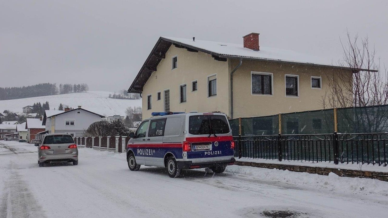 Eine zweite Bluttat ereignete sich nur wenig später in Krumbach (Wr. Neustadt): Ein 42-Jähriger steht im dringenden Verdacht, seine Ex-Partnerin getötet zu haben.