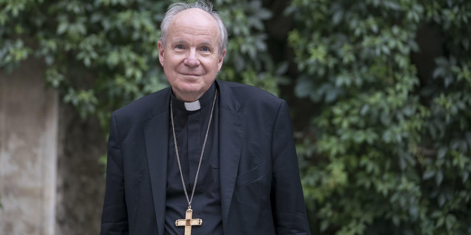 Kardinal Schönborn bleibt als Erzbischof vorläufig weiter im Amt.